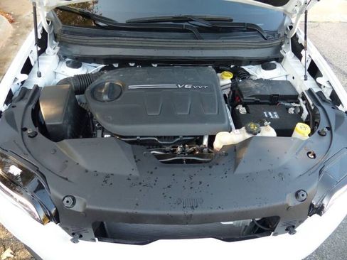 Used 2020 Jeep Cherokee Latitude Lux w/ Quick Order Package 26H Lux image 11