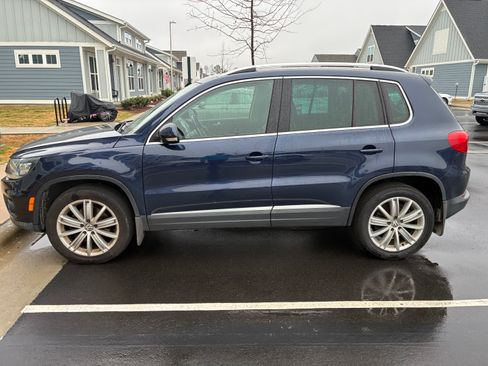 Used 2016 Volkswagen Tiguan SE image 2