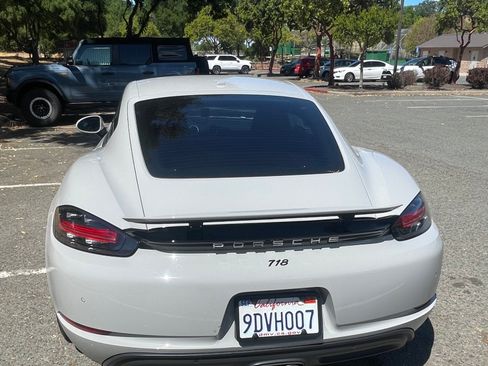 Used 2019 Porsche 718 Cayman S image 5