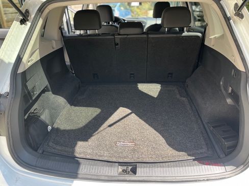 Used 2018 Volkswagen Tiguan SE image 8