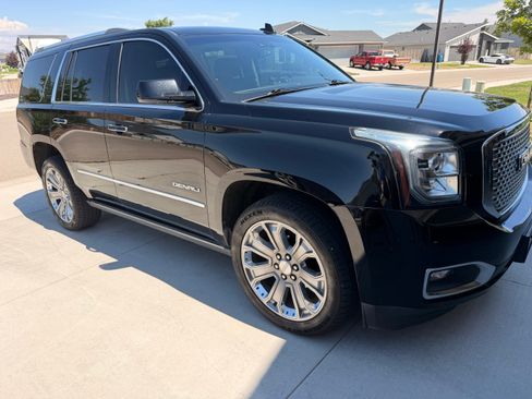 Used 2016 GMC Yukon Denali w/ Open Road Package AWD/4WD image 2