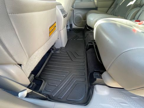 Used 2013 Toyota Highlander SE FWD image 9