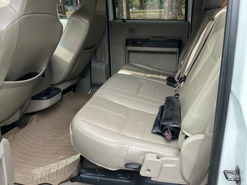Used 2010 Ford F250 Lariat image 18