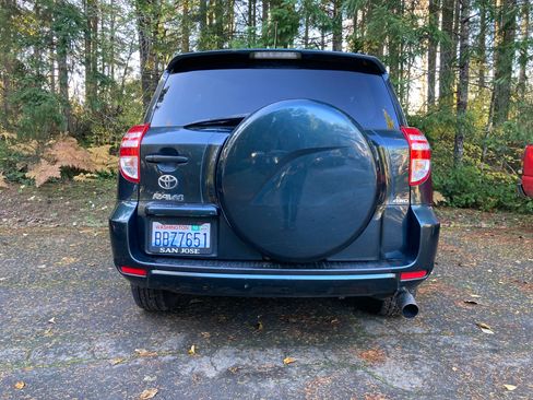 Used 2011 Toyota RAV4 Limited image 11