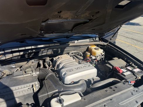 Used 2004 Toyota 4Runner Sport AWD/4WD image 16