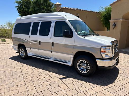 Used 2011 Ford E-150 and Econoline 150 w/ Premium Van Group RWD image 2