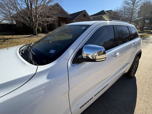 Used 2018 Jeep Grand Cherokee Limited w/ Luxury Group II image 6