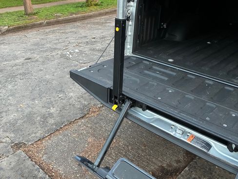 Used 2015 Ford F150 XLT w/ Equipment Group 301A Mid image 18