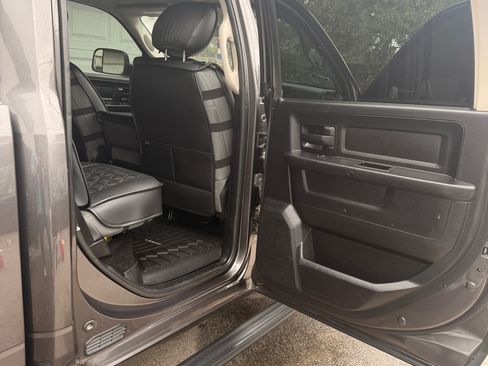 Used 2015 RAM 2500 Tradesman w/ Chrome Appearance Group image 13