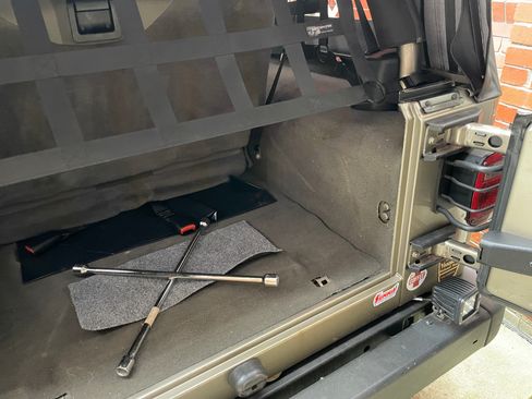 Used 2005 Jeep Wrangler Unlimited Rubicon w/ Sahara Edition Group image 25