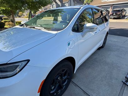 Used 2022 Chrysler Pacifica Touring-L w/ S Appearance Package