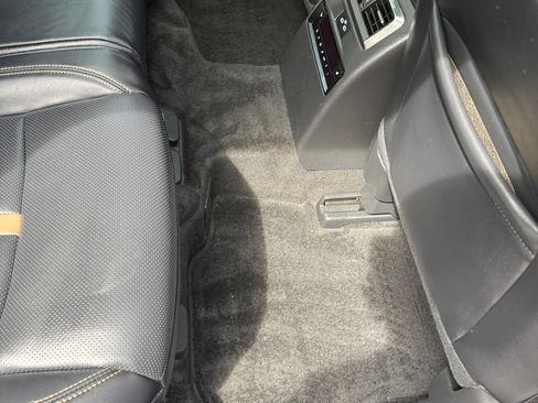 Used 2025 MAZDA CX-70 3.3 Turbo S w/ Premium Package image 13