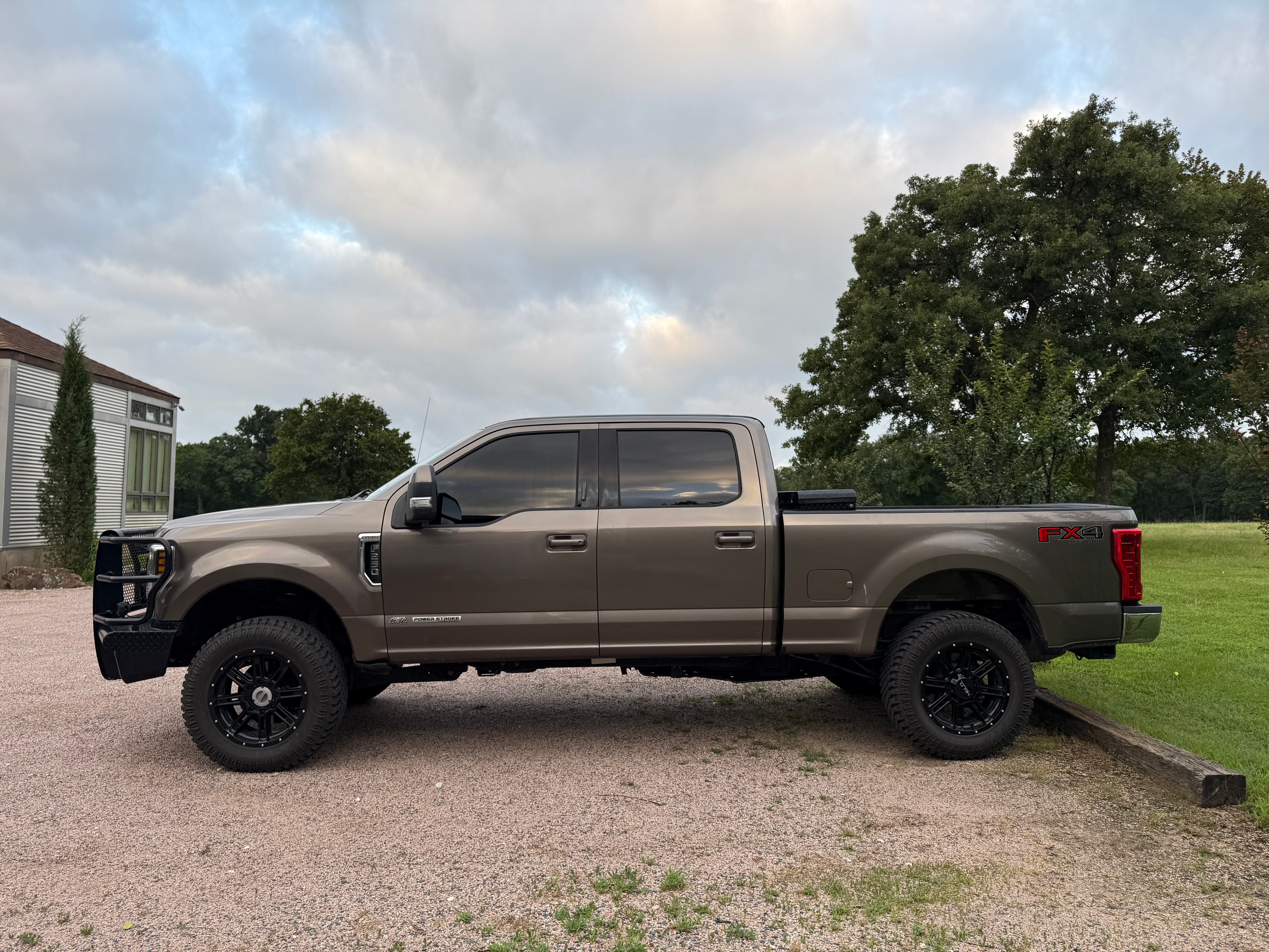 Used 2019 Ford F250 Lariat w/ Lariat Value Package AWD/4WD image 8