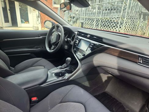 Used 2019 Toyota Camry LE image 14