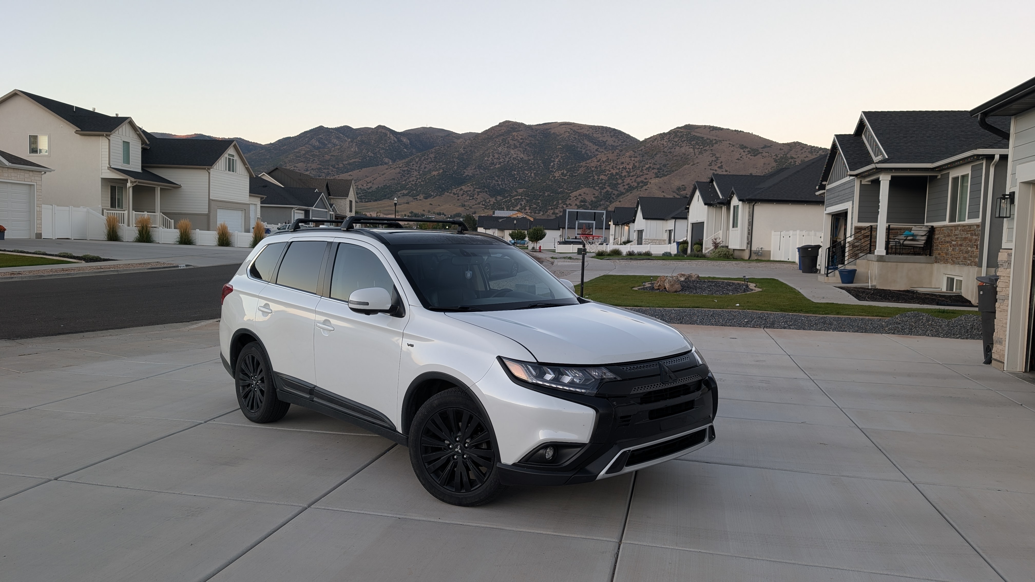 Used 2019 Mitsubishi Outlander GT AWD/4WD image 1