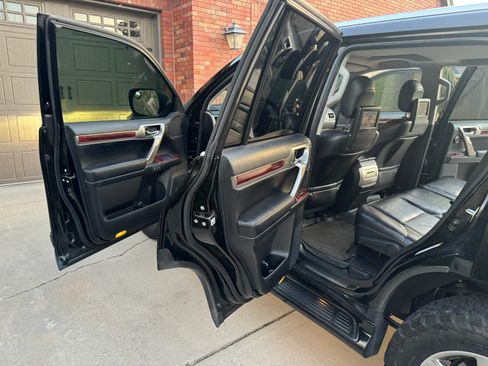 Used 2013 Lexus GX 460 Premium image 17