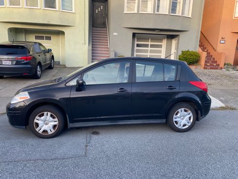 Used 2011 Nissan Versa 1.8 S w/ Plus Pkg FWD image 4