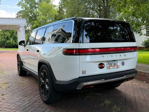 Used 2023 Rivian R1S Launch Edition AWD/4WD image 13