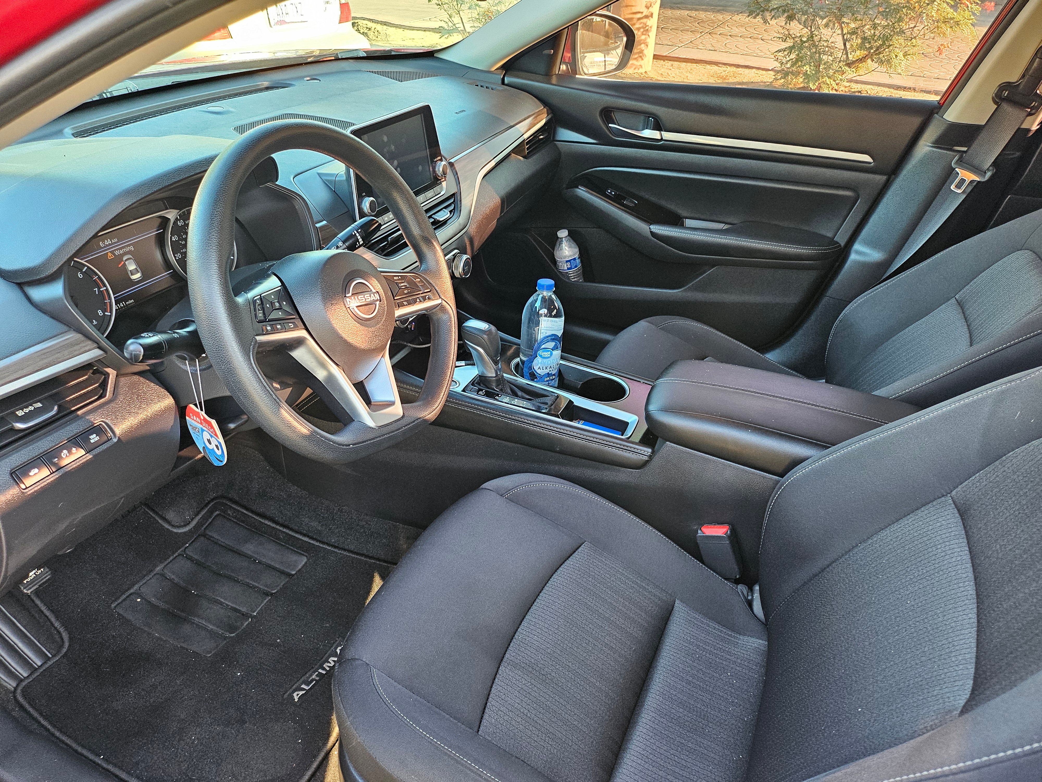 Used 2023 Nissan Altima 2.5 SV FWD image 6