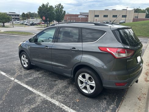 Used 2016 Ford Escape SE w/ Equipment Group 201A AWD/4WD image 8