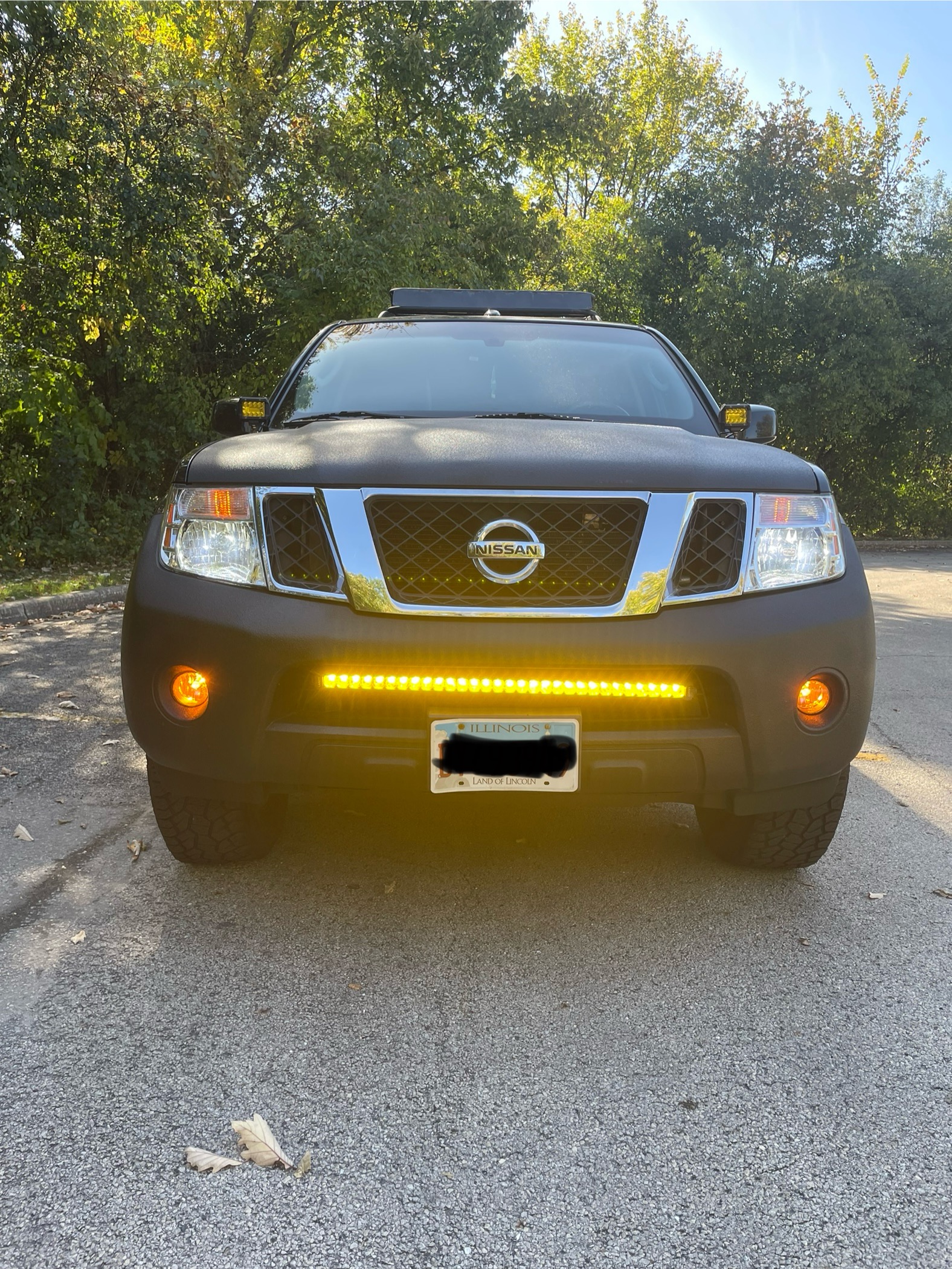 Used 2011 Nissan Pathfinder Silver AWD/4WD image 2