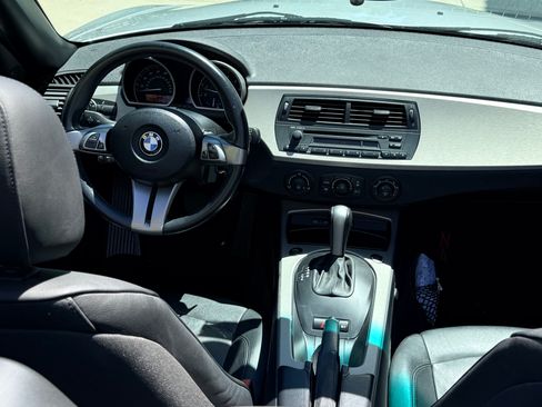 Used 2005 BMW Z4 3.0i RWD image 9