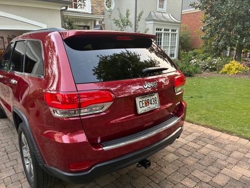 Used 2015 Jeep Grand Cherokee Limited image 12