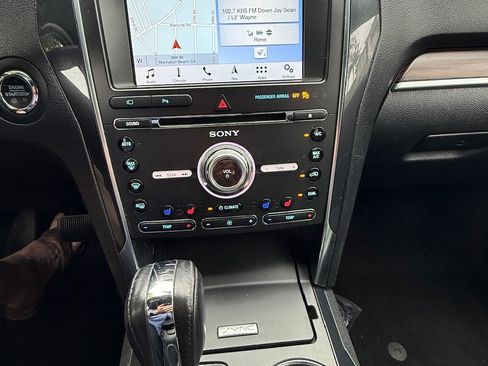 Used 2018 Ford Explorer Limited FWD image 13