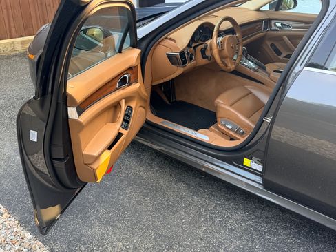 Used 2014 Porsche Panamera 4S AWD/4WD image 10