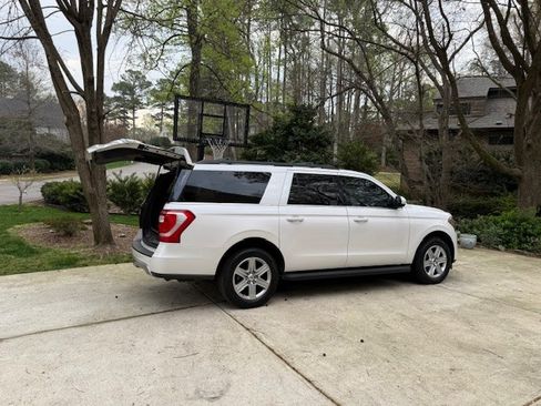 Used 2018 Ford Expedition Max XLT AWD/4WD image 5