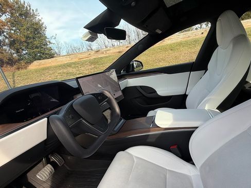 Used 2022 Tesla Model S Standard Range image 4