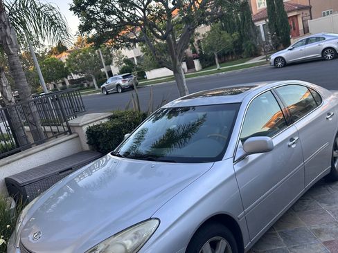 Used 2005 Lexus ES 330 330 Sedan 4D image 2