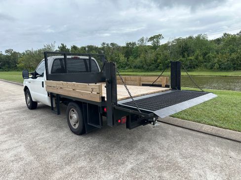Used 2006 Ford F250 XL image 4