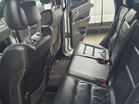 Used 2017 Jeep Grand Cherokee Limited image 15