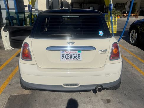 Used 2010 MINI Cooper Hardtop FWD image 8