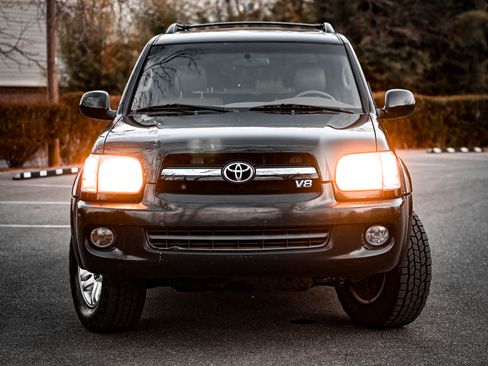 Used 2006 Toyota Sequoia Limited image 11