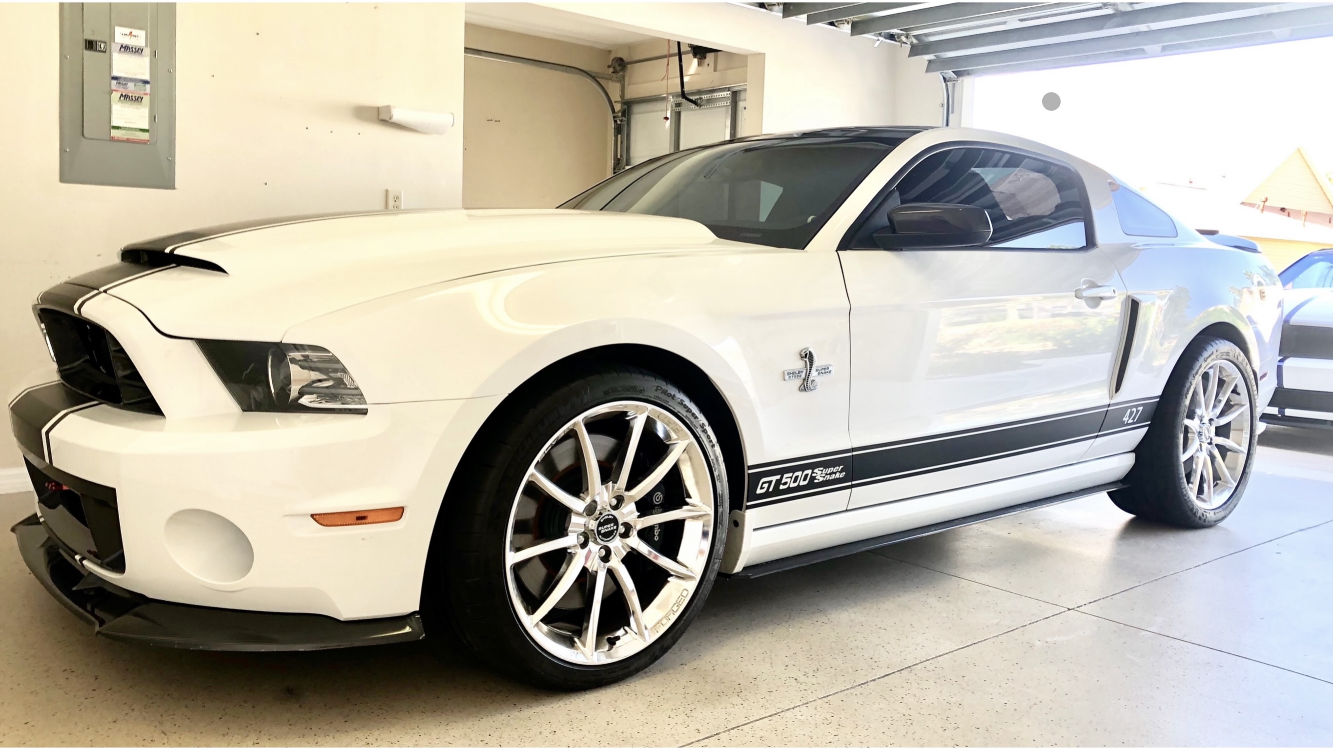 Used 2014 Ford Mustang Shelby GT500 w/ Equipment Group 821A RWD image 4