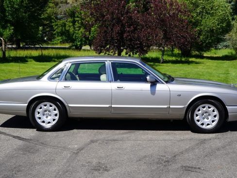 Used 1998 Jaguar XJ8 image 6