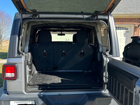 Used 2021 Jeep Wrangler Unlimited Sport image 8