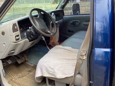 Used 2000 Chevrolet Silverado 3500 2WD Regular Cab w/ Comfort & Convenience Pkg image 7