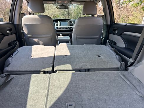 Used 2014 Toyota Highlander XLE image 30