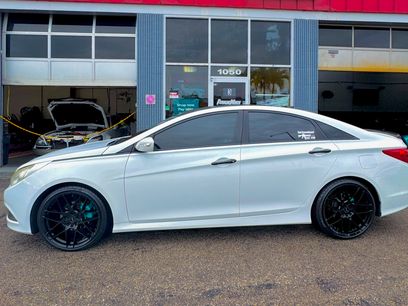 Used 2014 Hyundai Sonata SE w/ Premium Package 04