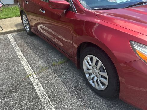 Used 2016 Nissan Altima 2.5 S w/ Power Driver Seat Package FWD image 10
