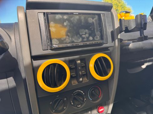 Used 2008 Jeep Wrangler Unlimited Sahara image 16