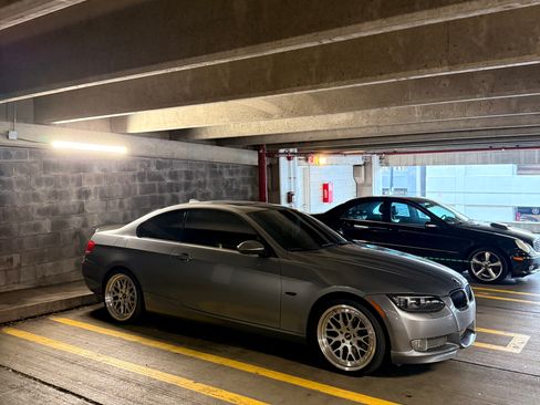 Used 2009 BMW 335i xDrive Coupe AWD/4WD image 14