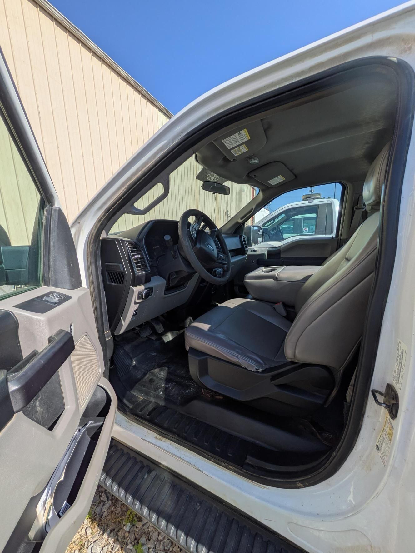 Used 2017 Ford F150 XL w/ Equipment Group 101A Mid RWD image 9