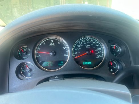 Used 2011 Chevrolet Suburban LT AWD/4WD image 12
