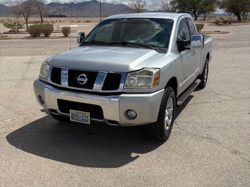 Used 2005 Nissan Titan LE w/ (U01) Nissan Navigation Pkg image 1