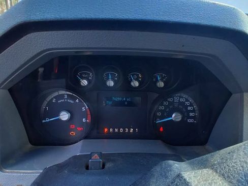 Used 2015 Ford F550 2WD Regular Cab Super Duty image 14