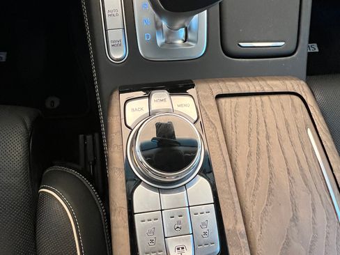 Used 2022 Genesis G90 3.3T Premium image 13